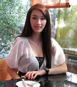  idn poker terbaik Biarawati perempuan yang dibawa oleh Sayap Hitam ditempatkan di ruang tamu rumah Cheng.